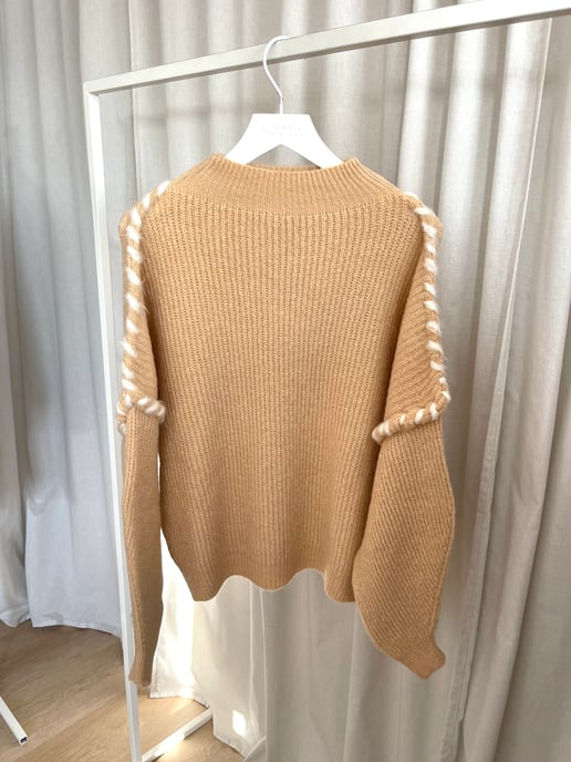 Olli Knit in Bruin - Image 4