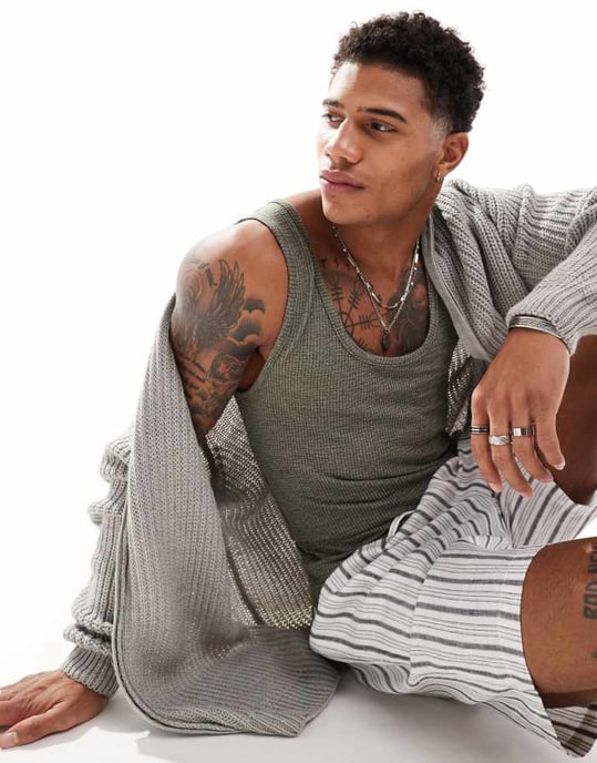 ASOS DESIGN – Muscle fit-linne i kakifärgad textur - Image 3