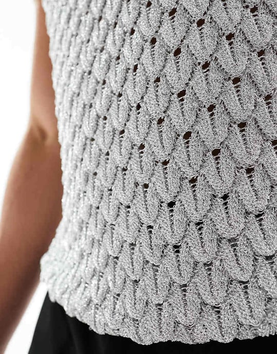 ASOS DESIGN – Stickad väst i silverfärgad mesh med 3D-sömmar - Image 3