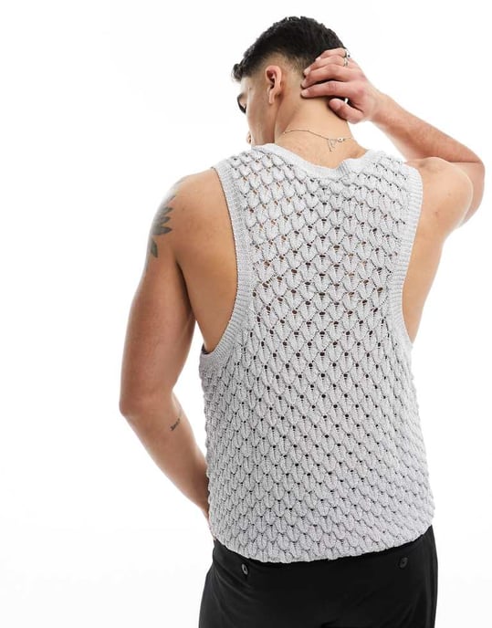 ASOS DESIGN – Stickad väst i silverfärgad mesh med 3D-sömmar - Image 4