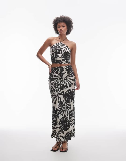 Topshop Tall – Höghalsad soltopp i satin med halterneck och enfärgat, ormbunkemönster, del av set - Image 4
