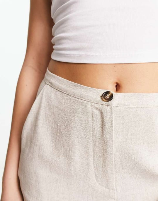 Weekday Kit – Vita shorts i linneblandning - Image 3
