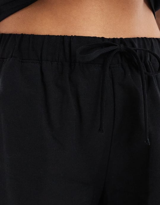 Monki – Svarta linneshorts med dragsko i midjan, del av set - Image 3