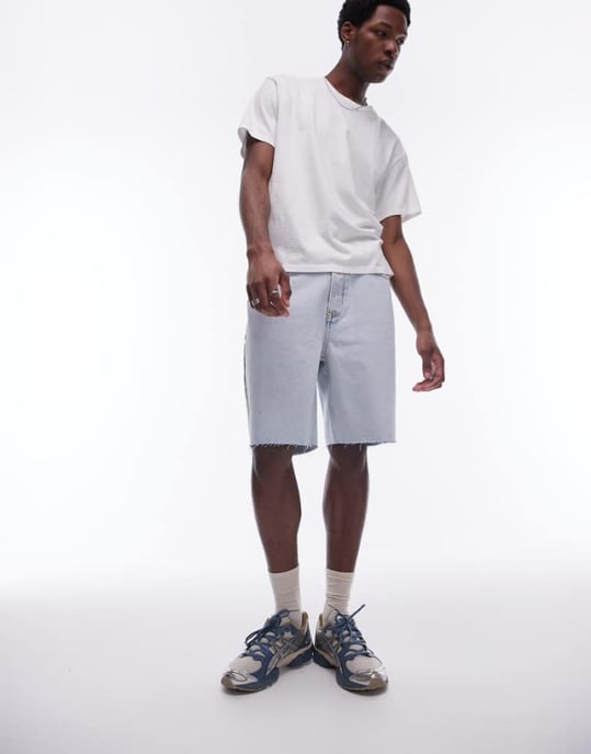 Topman – Blekt tvättade jeansshorts med vida ben och rå fåll - Image 1