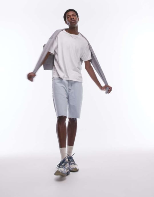 Topman – Blekt tvättade jeansshorts med vida ben och rå fåll - Image 3
