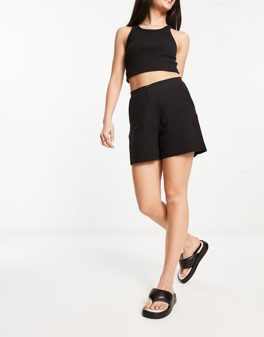 Weekday Kit – Svarta shorts i linneblandning - Image 4