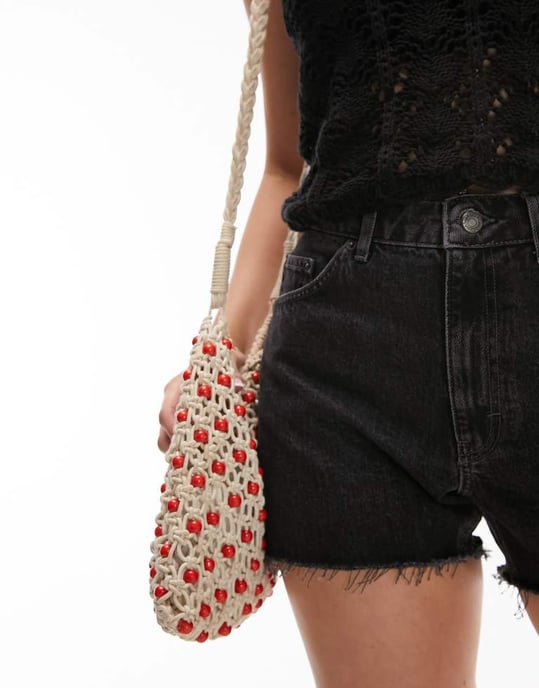 Topshop – Hourglass – Svarta, tvättade mom shorts i denim med a-linjemönster - Image 3