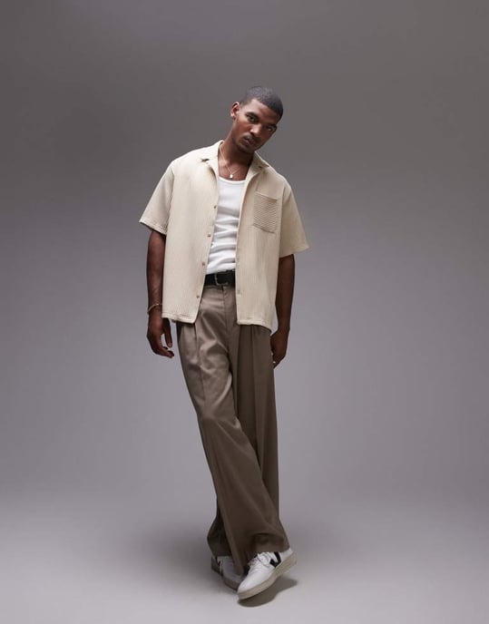 Topman – Stenfärgad plisserad skjorta med kort ärm och normal passform - Image 3