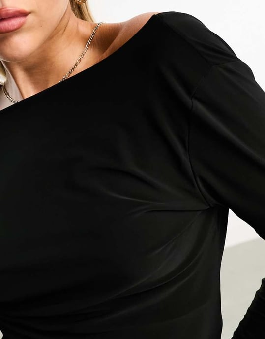 ASOS DESIGN – Svart miniklänning med urringning och öppen rygg - Image 3