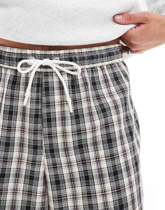 ASOS DESIGN pull on smart wide leg check trousers in black - Image 3