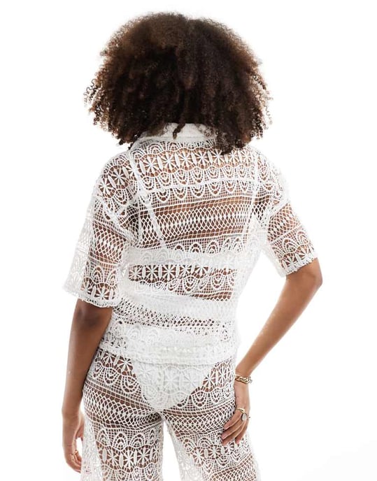 Miss Selfridge beach lace crop shirt in cream - Image 3