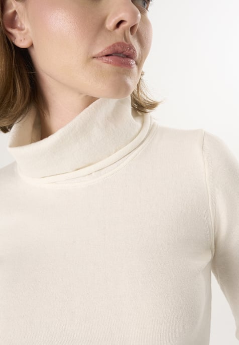 Pullover Turtleneck Pullover - Image 3