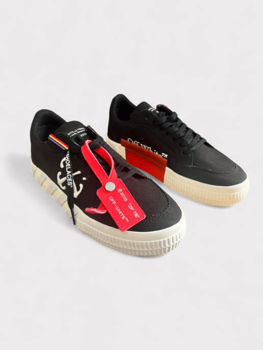 Off-White Vulcanised Lace Up Sneaker Black White Kids - Image 3
