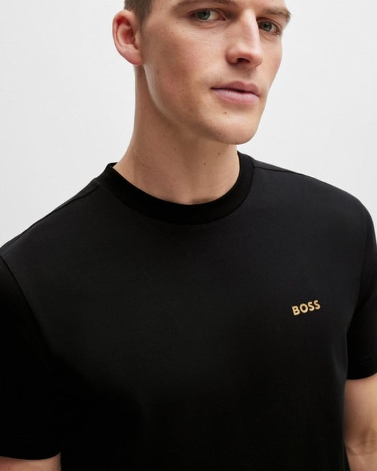 T-Shirt in Black - Image 3
