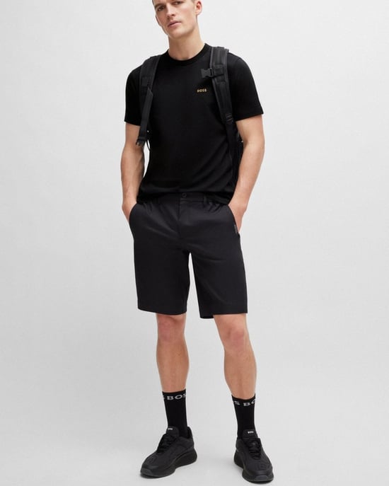 T-Shirt in Black - Image 4