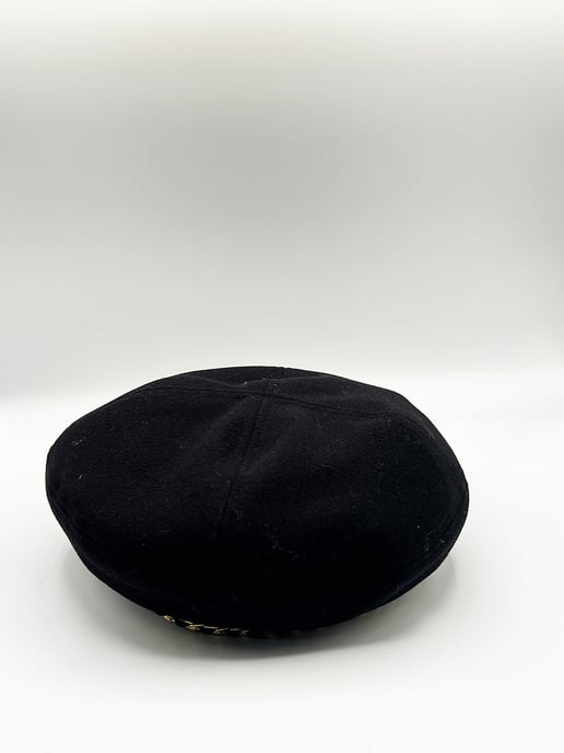 Beret Hat With Chain Detail In Black - Image 3