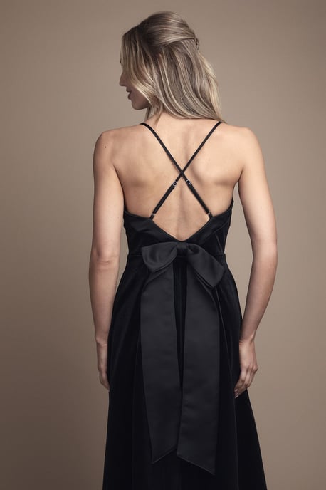 Velvet V Neck Strappy Low Back and Bow Detail Maxi Bridesmaid Dress - Image 4