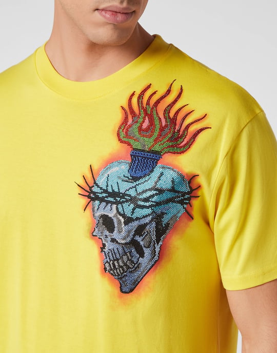 T-shirt med rund halsringning och tatuering - Image 5
