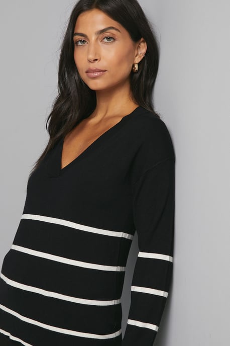 V Neck Stripe Placement Knitted Top - Image 4