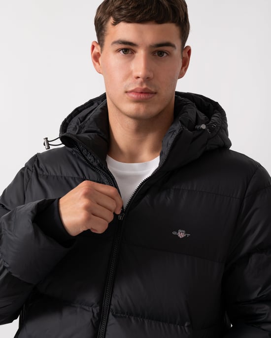 Active Cloud GANT 5 Jacket in Black - Image 4