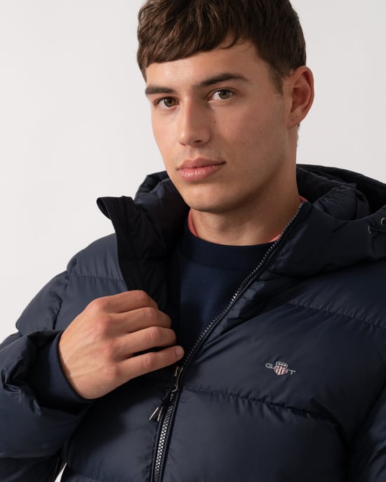 Active Cloud Puffer Jacket Jacket in Dark Blue - Image 5