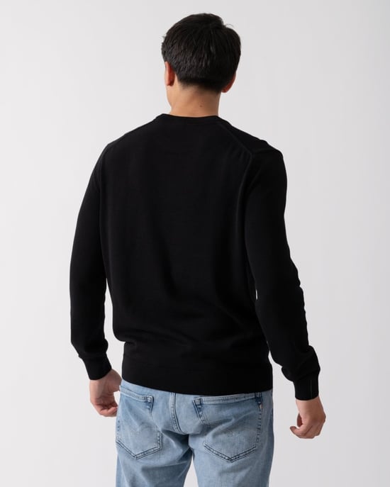 Sweater in Black - Image 2