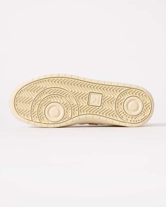 V-90 Womens Trainers Trainers in Ivory - Image 3