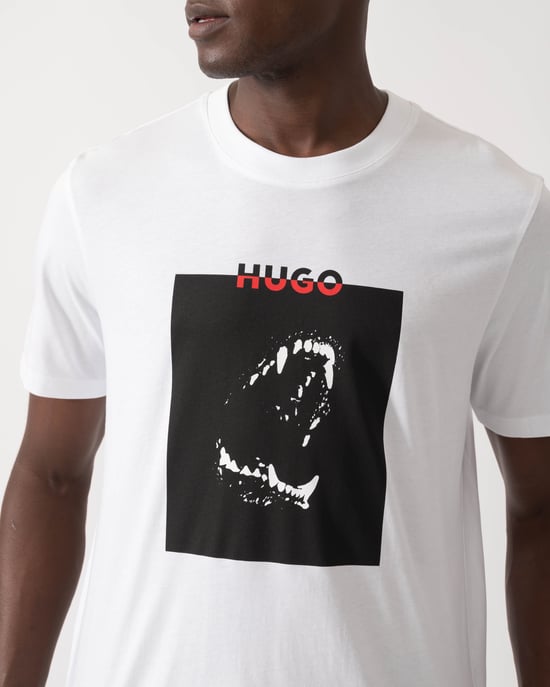 Dobero T-Shirt in White - Image 4
