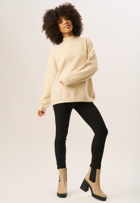 Svart, tajta leggings i stretchig imitationsmocka - Image 1