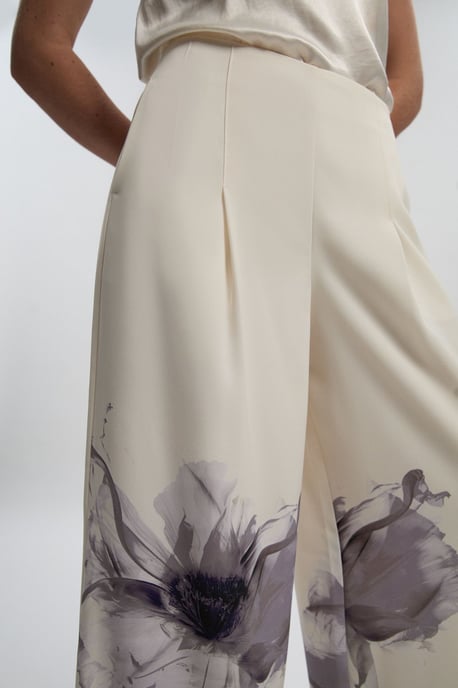 Floral Placement Print Tailored Crepe Pleat Detail Wide Leg Trousers - Image 3