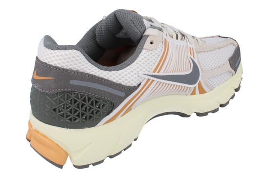 Nike Zoom Vomero 5 Mens Running Trainers - Image 3