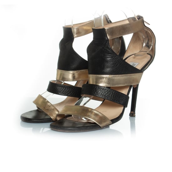 Jimmy Choo sandalen met bandjes in zwart en goud - Image 1