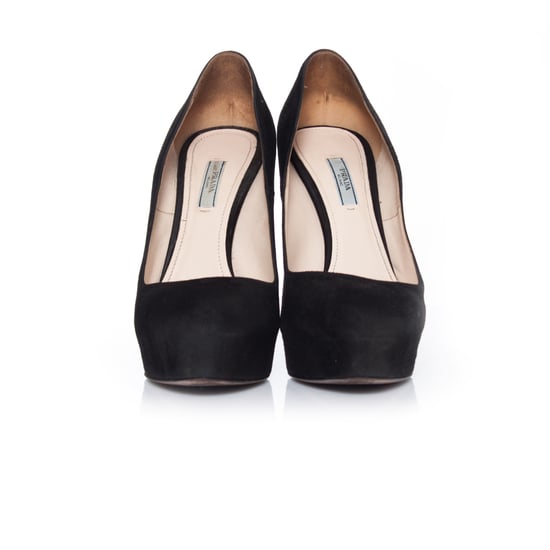 Prada zwarte suède plateau pumps. - Image 3