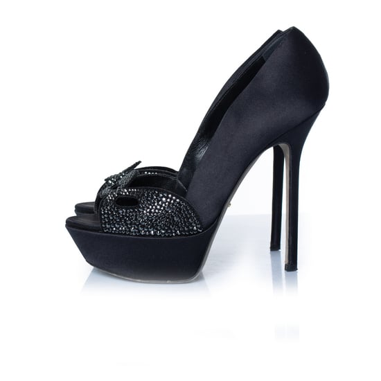 Sergio Rossi svarta pumps i satin med strassmönster - Image 2