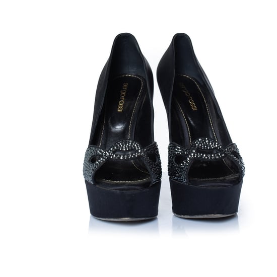 Sergio Rossi svarta pumps i satin med strassmönster - Image 5