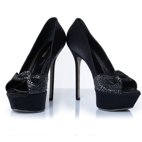Sergio Rossi svarta pumps i satin med strassmönster - Image 6