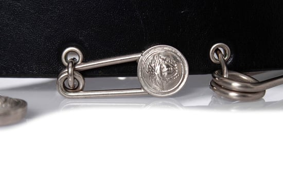 Gianni Versace-bälte med silverfärgade säkerhetsnålar - Image 6