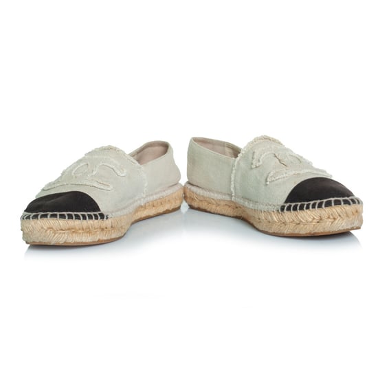 Chanel canvas espadrilles in beige - Image 5