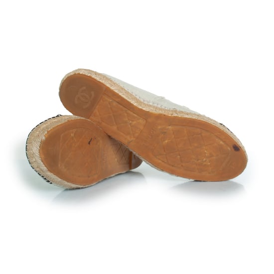Chanel canvas espadrilles in beige - Image 6