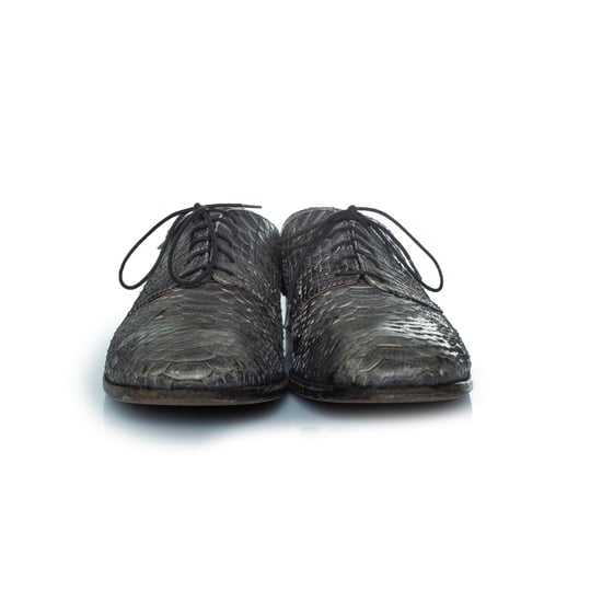 Maison Margiela Python lace up shoes in grey - Image 5