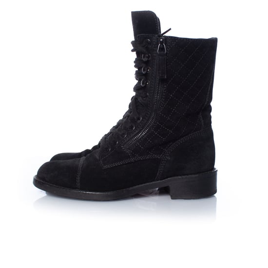 Chanel quiltade ankelboots i mocka med snörning - Image 2