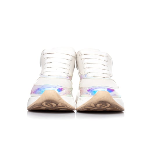 Alexander McQueen skimrande Larry-sneakers. - Image 4