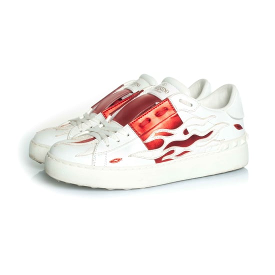 Valentino Garavani kalvskinnsskor med flammande rockstud-detaljer - Image 1
