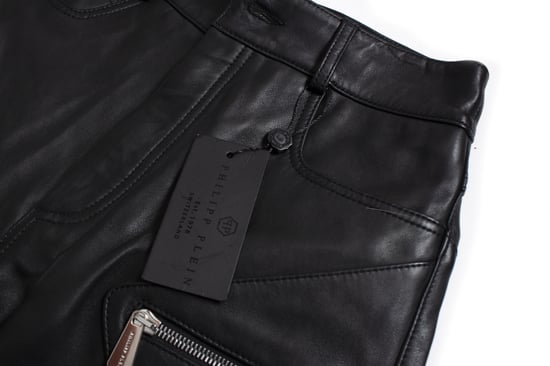 Philipp Plein lädershorts med nitar - Image 6