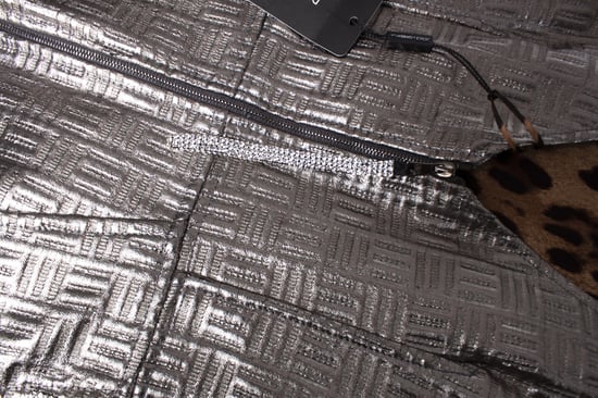 Dolce & Gabbana guldfärgad metallisk pennklänning - Image 5