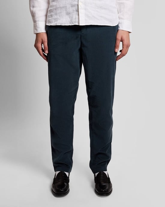 Lyle & Scott Fine Rib Corduroy Trousers - Black - Image 2