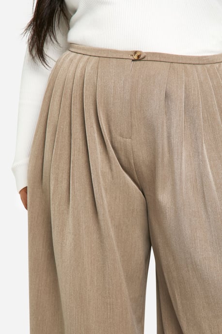 Plus Extreme Wide Leg Pleated Trouser - Image 4