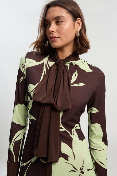 Petite Floral Print Bow Detail Ruched Long Sleeve Crepe Maxi Dress - Image 2
