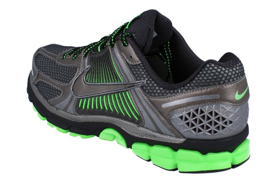 Nike Zoom Vomero 5 SE Mens Trainers - Image 2