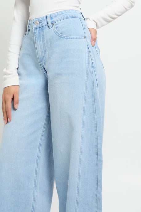 Mid Waist Twisted Seam Barrel Leg Jean - Image 4